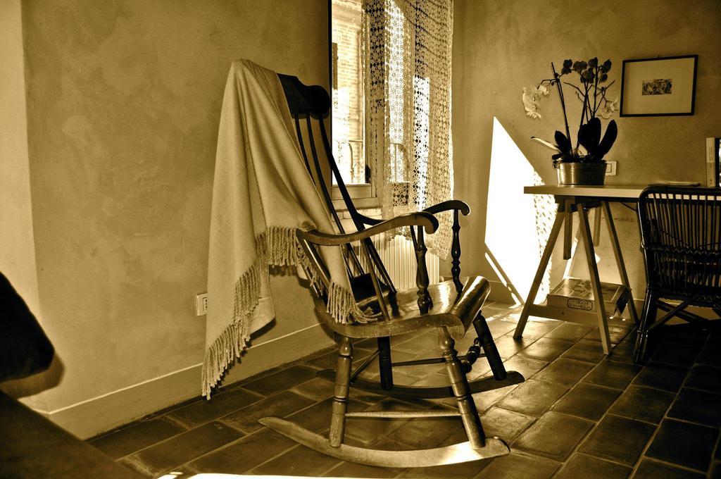 Pomarancio Bnb Saludecio Oda fotoğraf